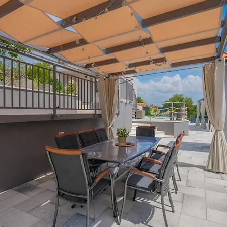 Awesome In Podbablje Gornje With Wi-fi Holiday home *