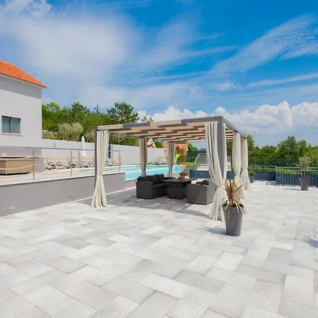 Awesome In Podbablje Gornje With Wi-fi Holiday home Zmijavci