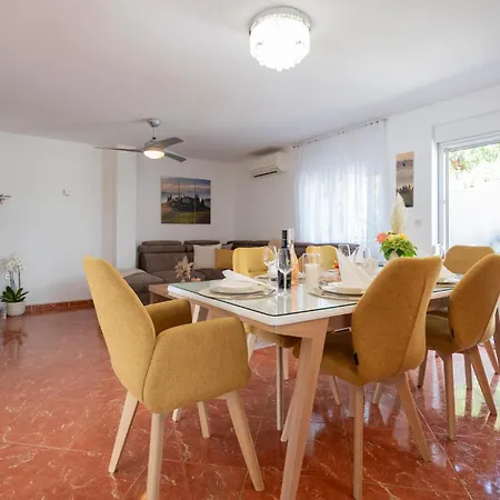 Holiday home Awesome In Podbablje Gornje With Wi-fi *