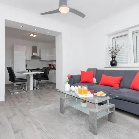 Holiday home Awesome In Podbablje Gornje With Wi-fi *