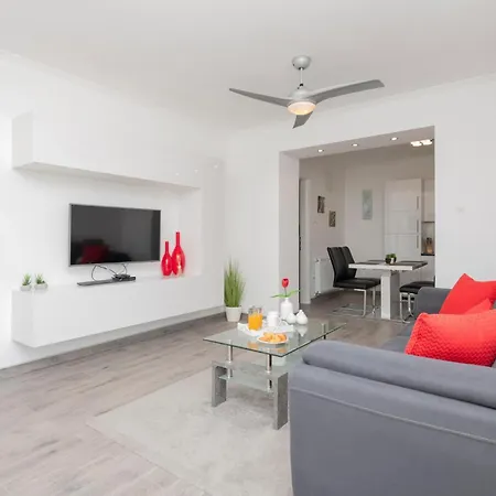 Awesome In Podbablje Gornje With Wi-fi Holiday home Zmijavci